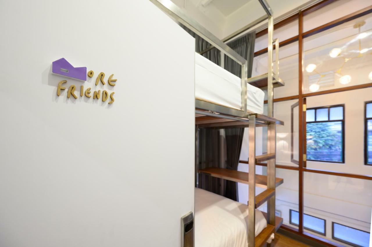 Rest Is More Hostel Банкок Екстериор снимка